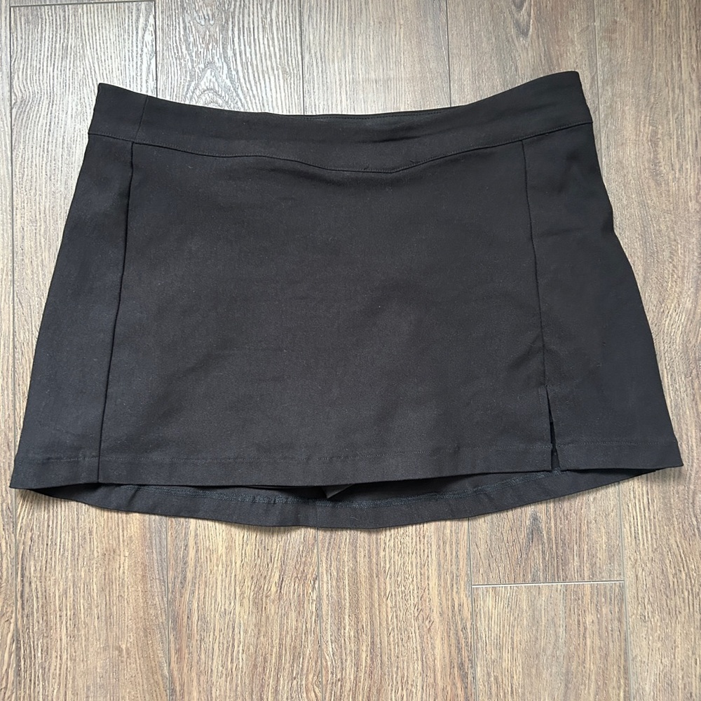 Classic Black Women's Skort - Versatile Office & Casual Wear